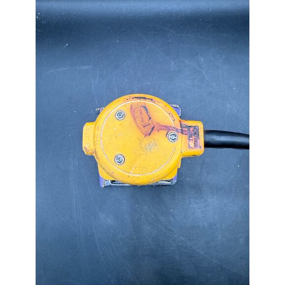 DEWALT DW411 120V Corded Palm Grip Sander - tested and working - Picture 4 of 8